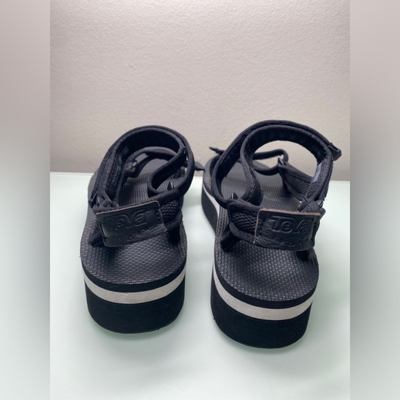 Teva Flatform Universal Mesh Print Strap Sandals - Picture 7 of 9